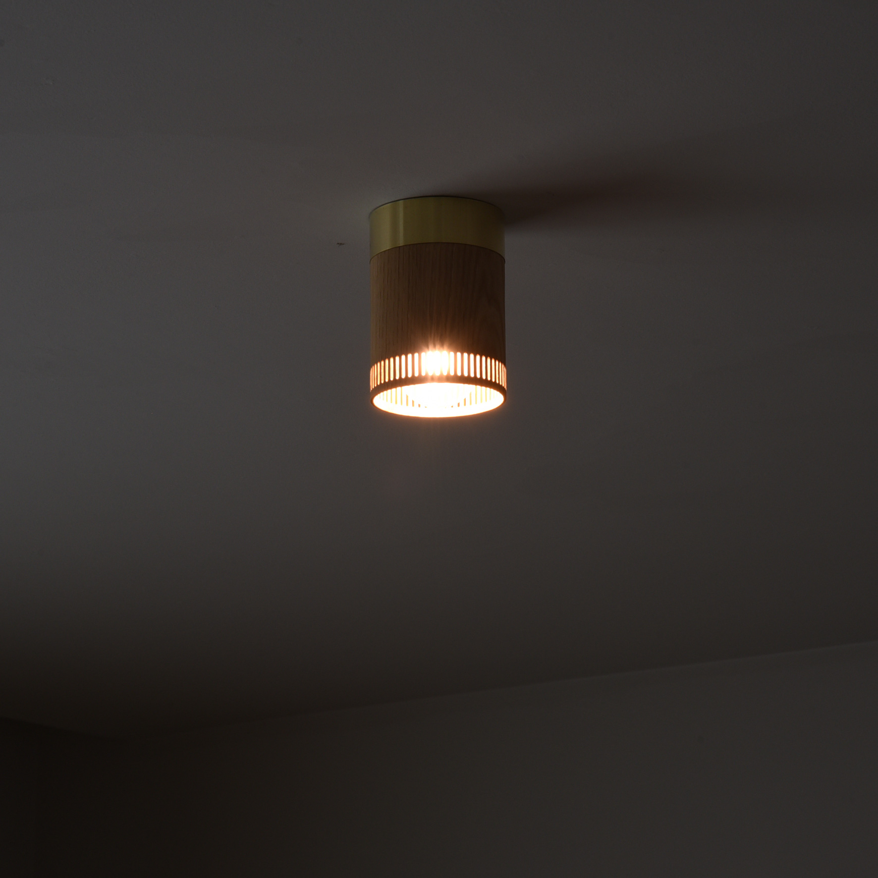 ceiling-slitlight